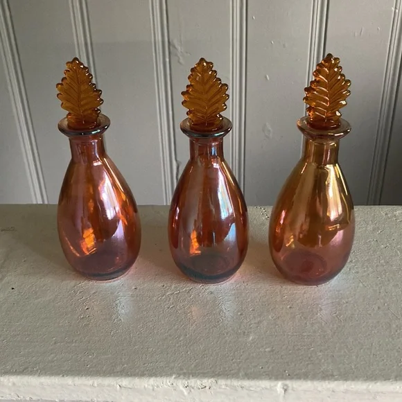 NWT Set of 3 Two Tone Iridescent Amber Decorative Glass Bottles w/ Leaf Tops 🍁 - Picture 6 of 17